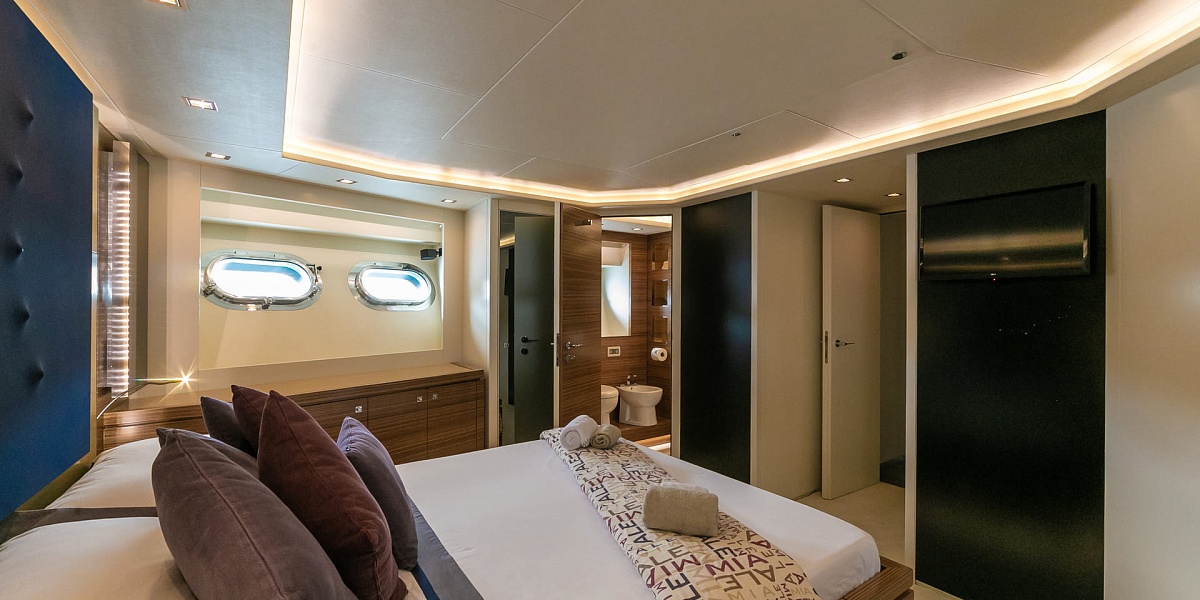 Аренда мега яхты 	Italcraft 105 Alemia В Италии